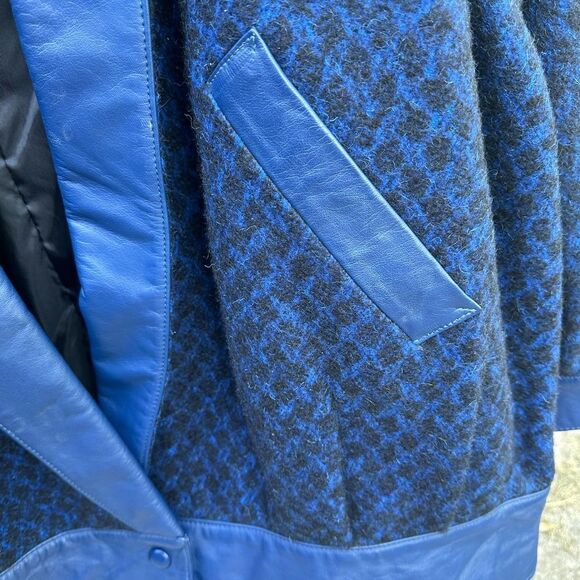 Vintage La Paz suri alpaca coat with leather trim. Size 16 - Picture 5 of 15